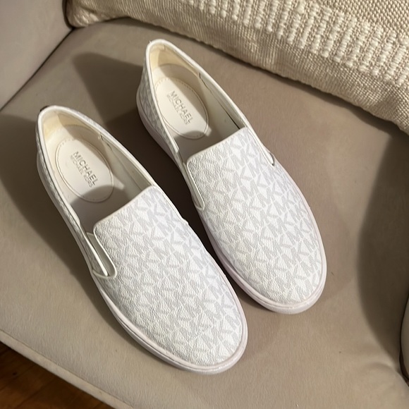 Worn one Time Michael Kors Keaton Slip-On Signature Logo Sneakers - Picture 6 of 10